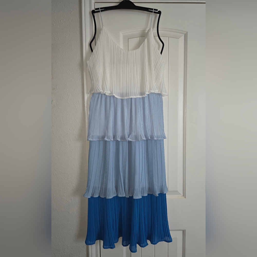She + Sky Sleeveless Woven Plisse Tiered Dress Size Large - Picture 1 of 9